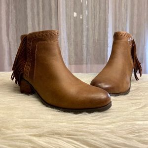Clarks Artisan Gelata Flora Boots size 9